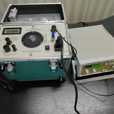 Digitale trillingskalibrator kalibreren trillingsmeter trillingsshaker 1Hz tot 10kHz Continu verstelbaar HG-5020i