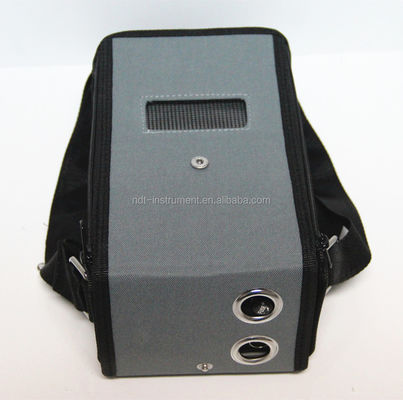 Ultrasone diktemeter met temperatuurbereik 0-50C, meetbereik 0,75 mm tot 300 mm en testdiepte 120 mm